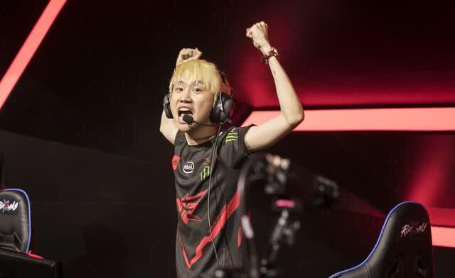 距在比分上 距在比分上